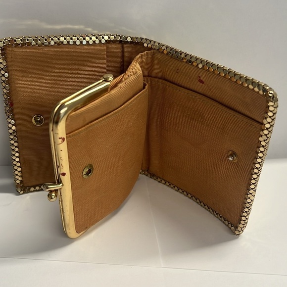 Whiting & Davis Bifold Gold Metal Mesh Wallet Kisslock Change Compartment - Picture 8 of 12
